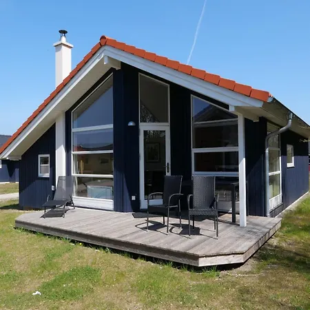 Nordische Huette An Der Kueste